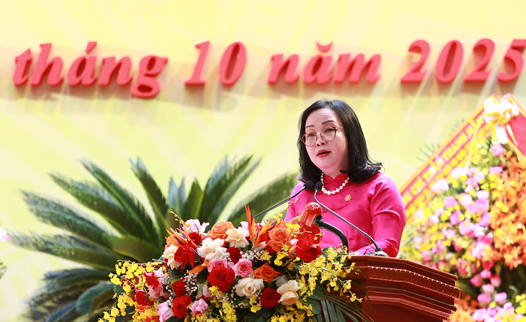 Đồng chí Cao Thị Hòa An – Phó Bí thư Thường trực Tỉnh ủy, Chủ tịch HĐND tỉnh phát biểu tại Đại hội.